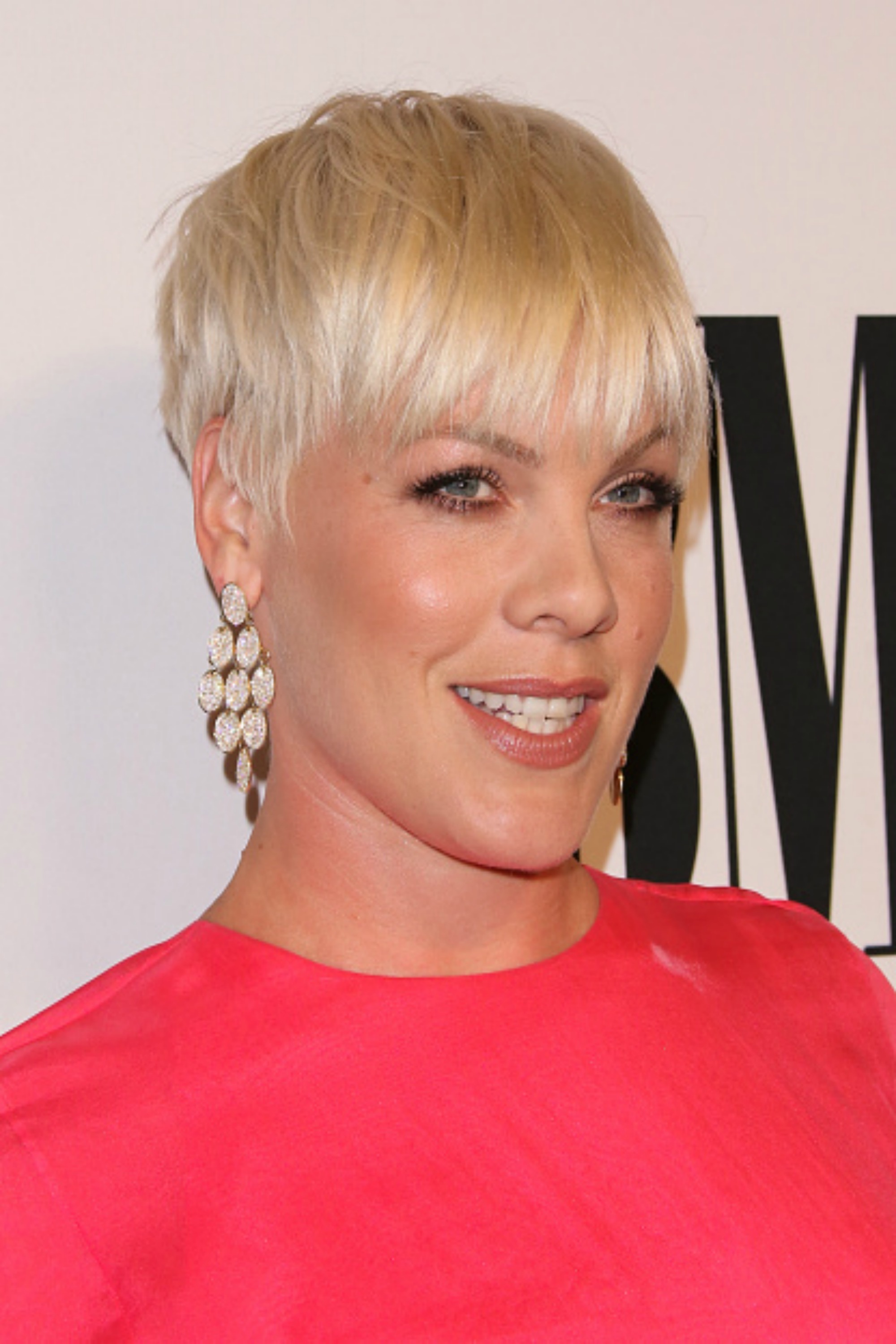 16 Short Hairstyles For Thick Hair 2016 Women s Haircuts For Short Thick Hair 16 Short Hairstyles For Thick Hair 2016 Women s Haircuts For Short Thick Hair