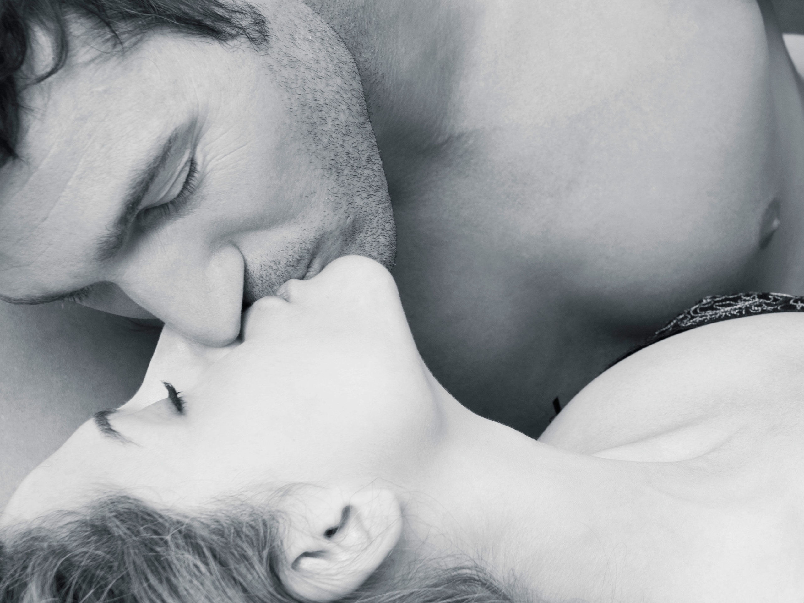 Erotic kiss gif