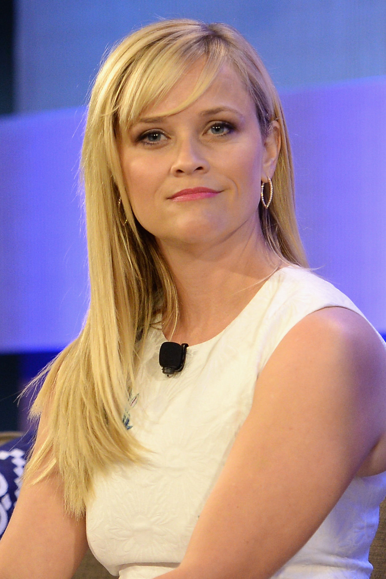 18 Celebrity Hairstyles With Bangs How To Style Hair With Bangs 18-celebrity-hairstyles-with-bangs-how-to-style-hair-with-bangs