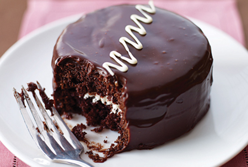 Easy chocolate cream cake recipe Easy chocolate cream cake recipe